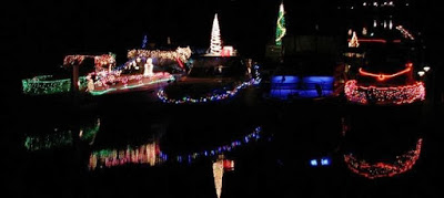 Tri-Cities - Christmas Lighted Boat Parade In Kennewick, Washington
